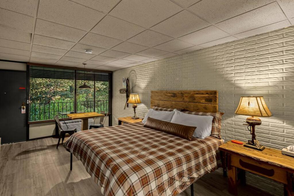 Stonegate Lodge King Bed Wifi 50 In Roku Tv Salt Water Pool Room # 101 Юрика-Спрінгс Екстер'єр фото