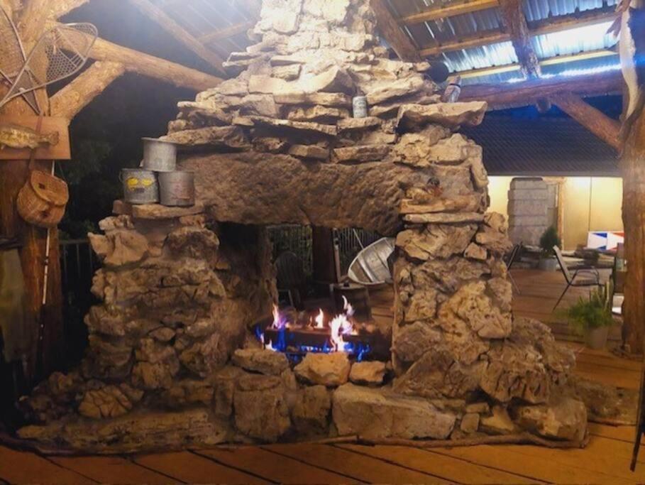 Stonegate Lodge King Bed Wifi 50 In Roku Tv Salt Water Pool Room # 101 Юрика-Спрінгс Екстер'єр фото
